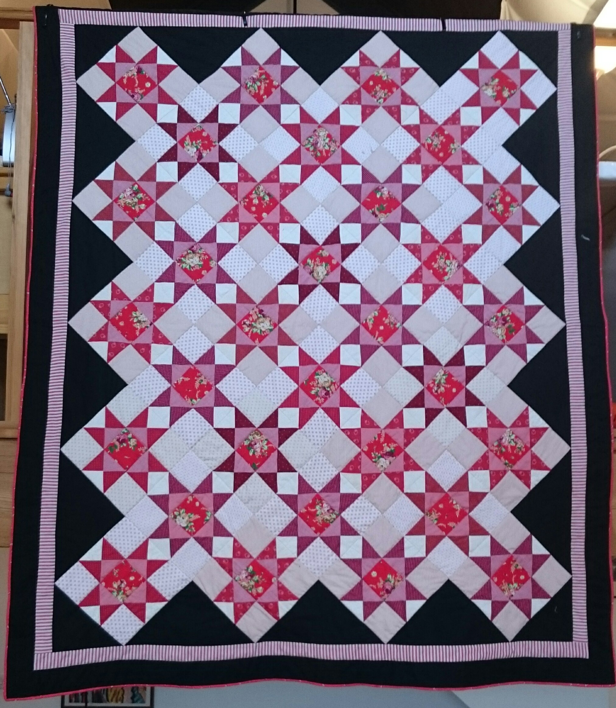 winter-roses-quilt, designed and made by Amanda Ogden