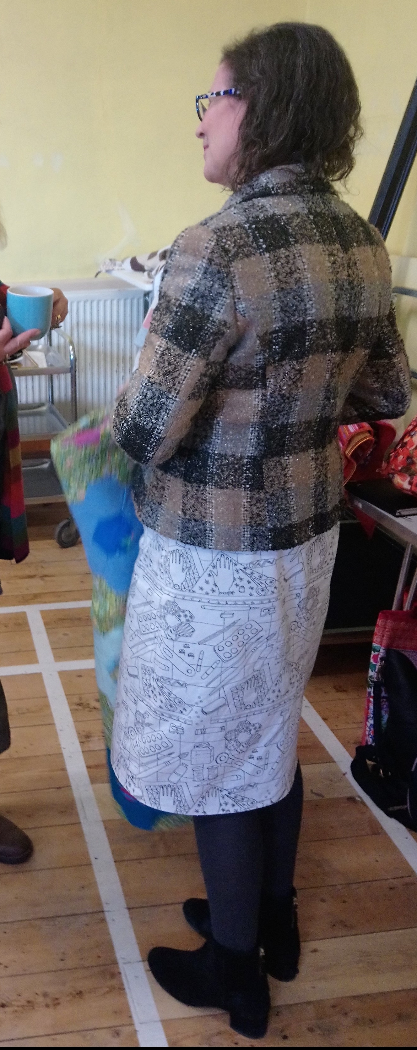 Amanda Jane Ogden engaged in conversation at Southport Quilters