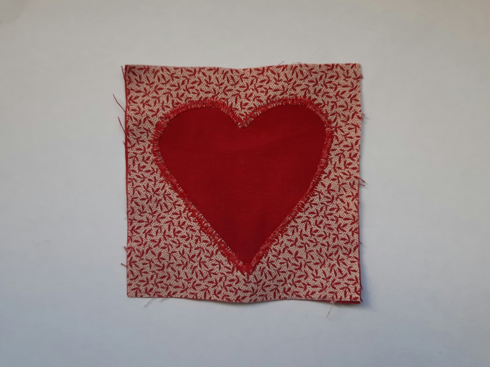 reverse applique tutorial, zig-zag stitching