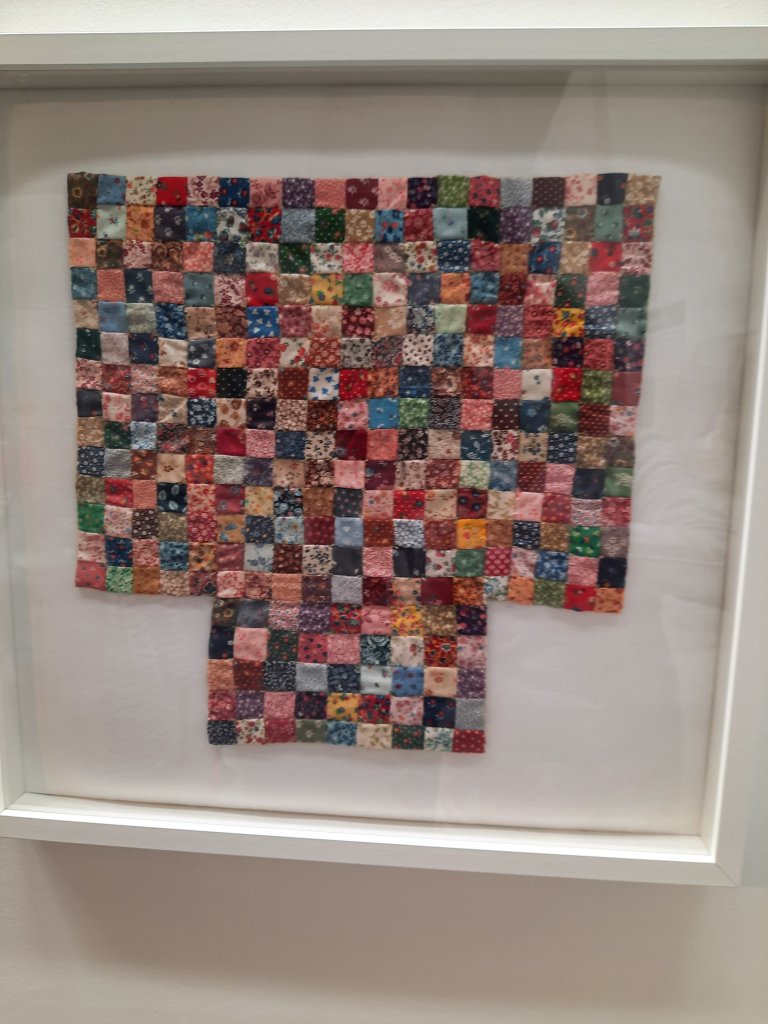 Miniature patchwork by Barbara Bailey, in The Quilters' Guild Collection