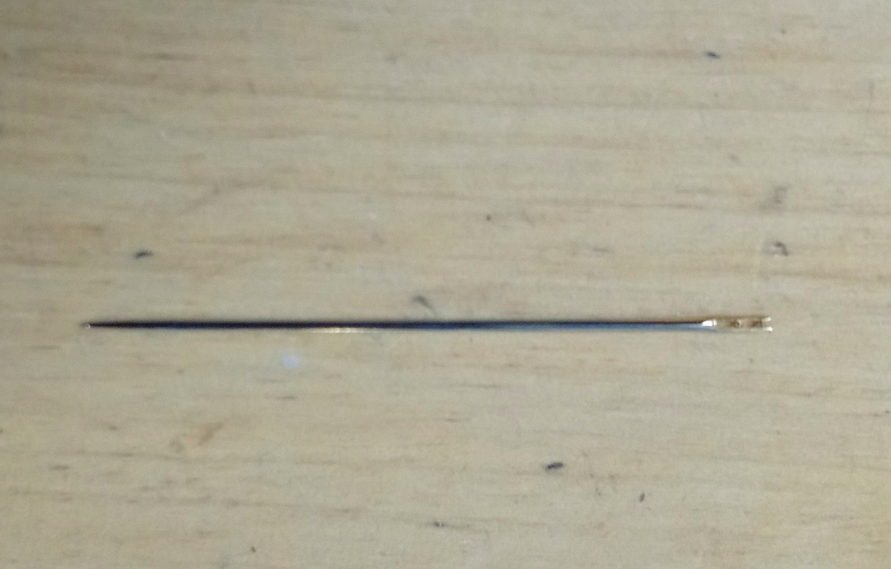 An easy-thread needle