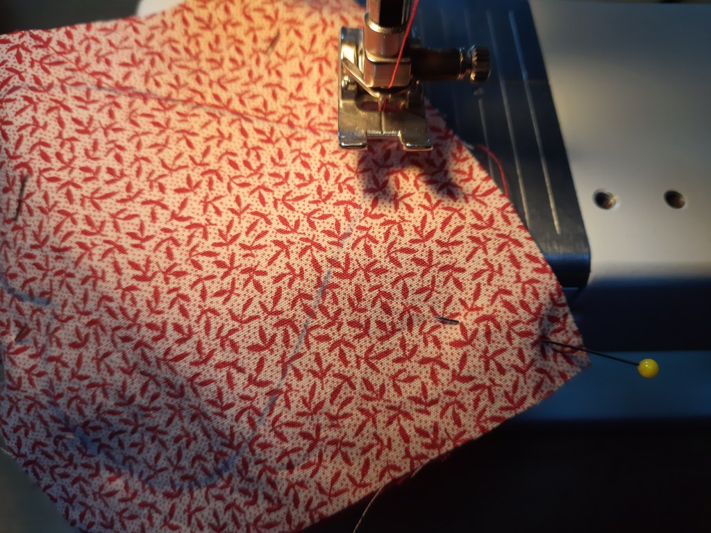 reverse applique tutorial, pivoting on the sewing machine needle