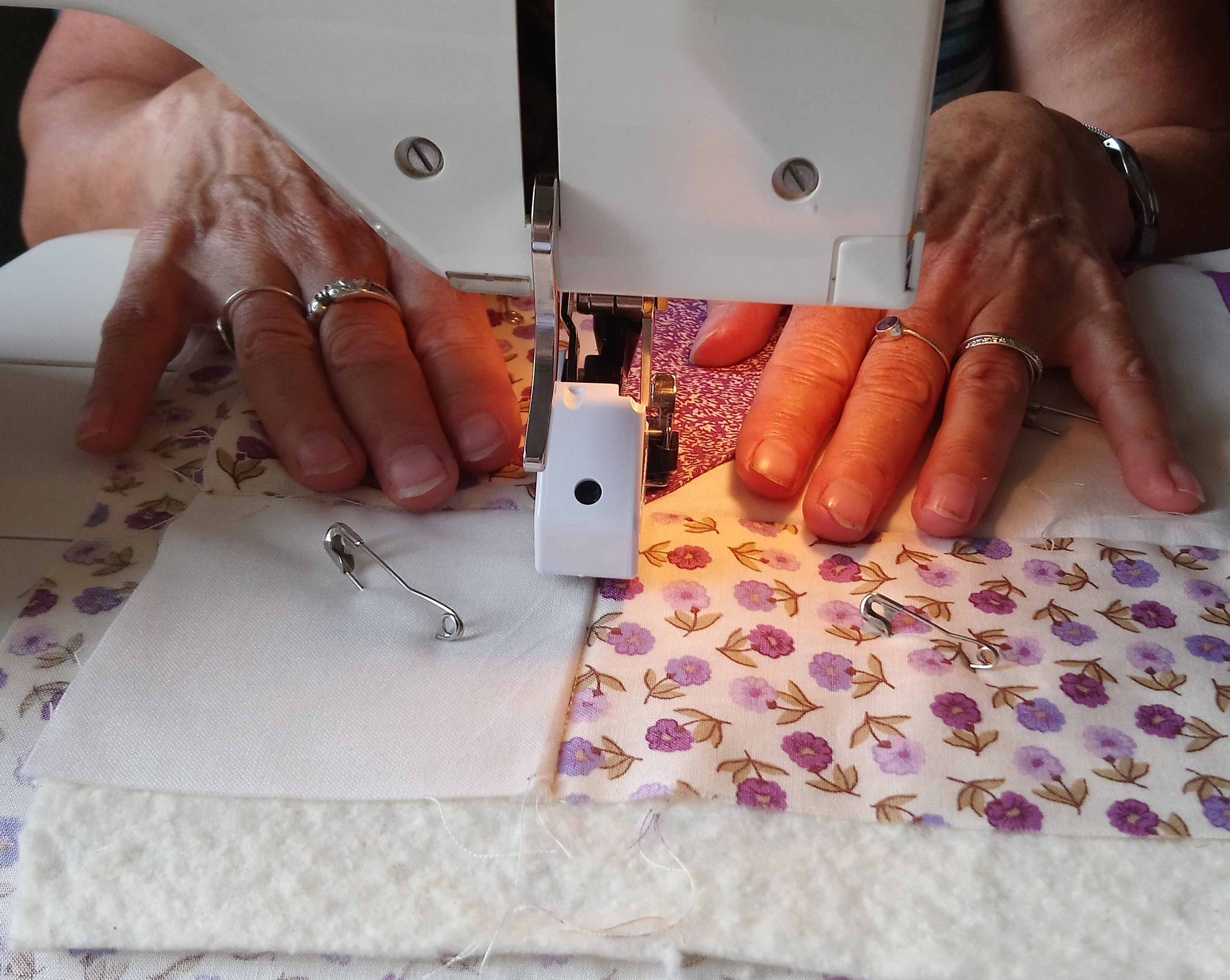 Woman at a machine, Quilt-in-a-Day-class-from-Amanda-Jane-Textiles-craftcourses.com_-1