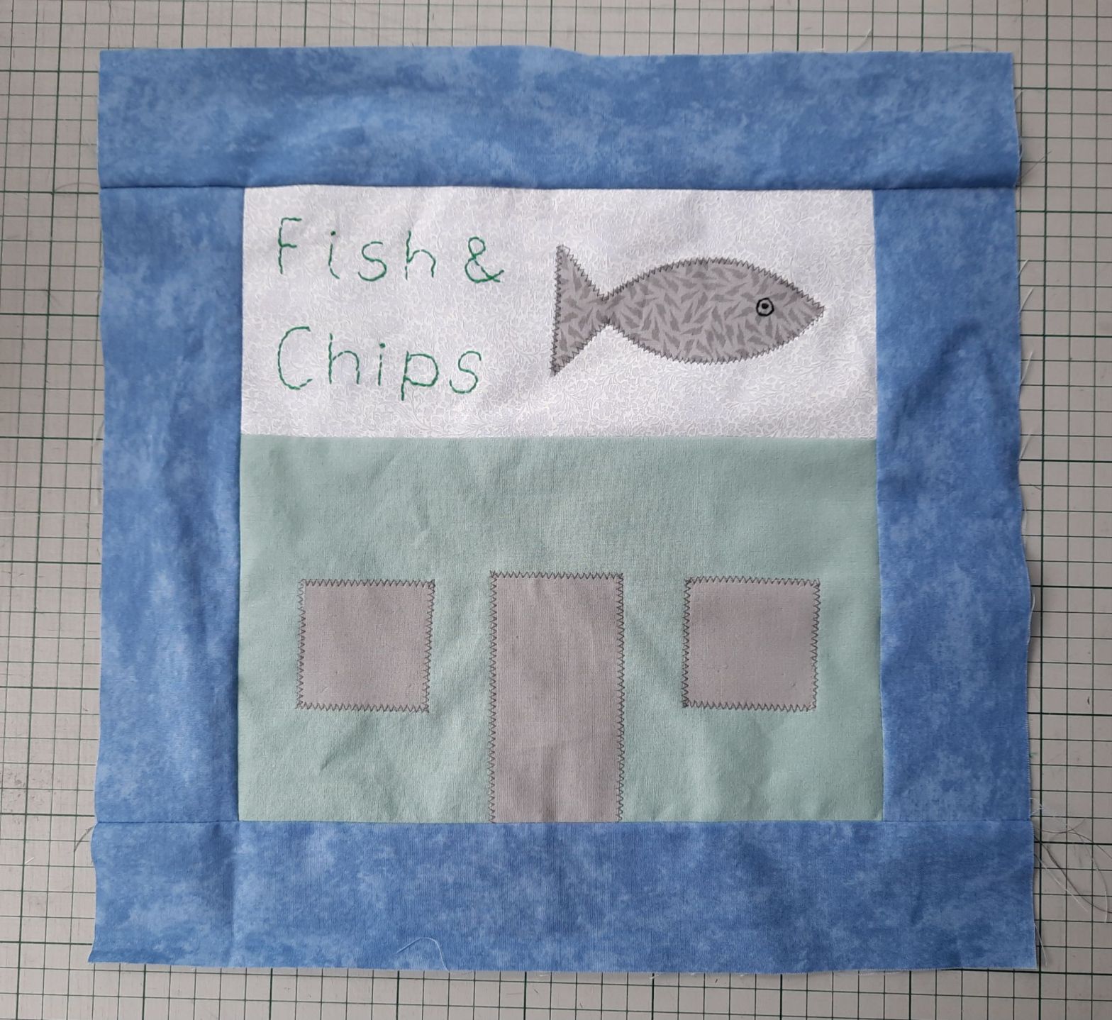 'Seaside Album' quilt, July, the finished block