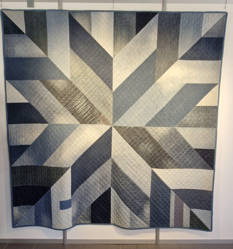 'Blue Giant' by Tara Glastonbury, Carrefour Europeen de Patchwork, photo by Amanda Jane Ogden